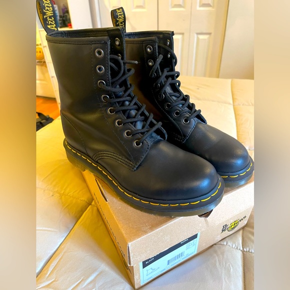 Dr Martens 1460 Boots Women’s Size 8 - Picture 1 of 4